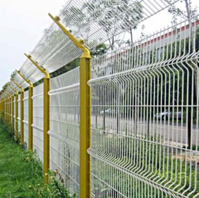 桃型柱护栏网 美化与防护并重的围栏设施