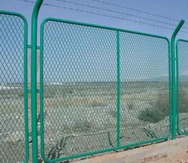 兰州铁路护栏网与甘肃公路护栏网 高清大图展示与围栏设施解析